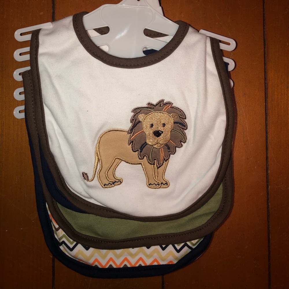 5 Pack of Lion Themed Bibs